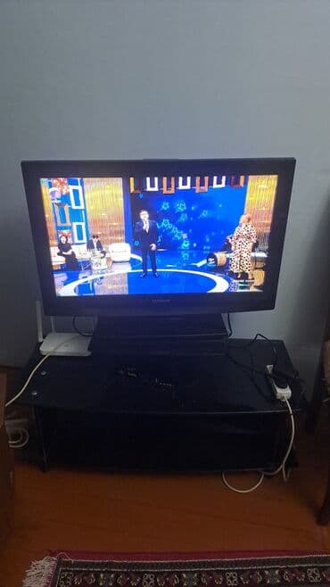 taube smart tv: Televizor Samsung 82" — 1