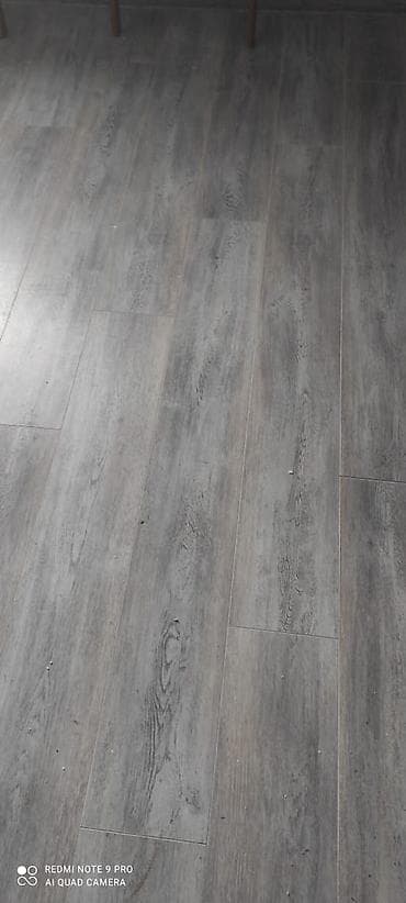 laminat polşa: Laminat ela veziyyetde bu gun sökulub cixmalidir .35 kv Qiymet 1kv 4 — 1