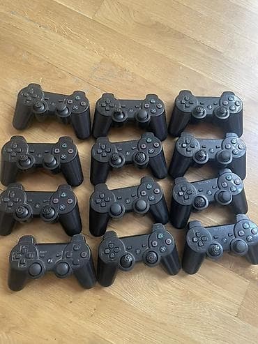 pleys: Satılır: 12 ədəd PlayStation 3 pultu. Pultlar işlək deyil, yalnız — 1