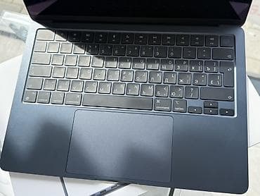 Modemlər və şəbəkə avadanlıqları: Apple MacBook Air (M2) – Midnight rəng Xüsusiyyətlər: - Çip: Apple M2 — 2