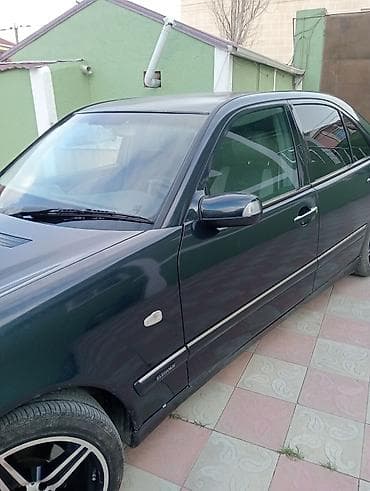 mersedes c 230: Mercedes-Benz E‑Class W210 sedan, Elegance paketi - Kuzov: tünd — 3