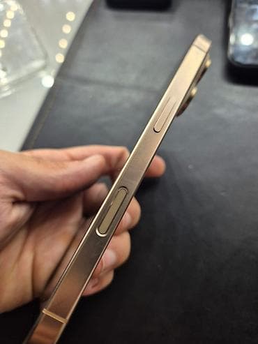 mini led: IPhone 16 Pro, Qızılı, Barmaq izi, Face ID — 2