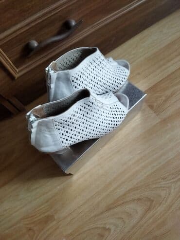 qoyun dərisindən ev üçün qadın şap şapları: Ölçü: 40, İşlənmiş — 2