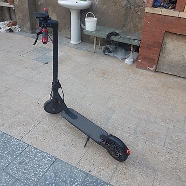 İşlənmiş Elektrik samokat 8", 251 - 350 Vt, 26 - 35 km/s, Ünvandan götürmə