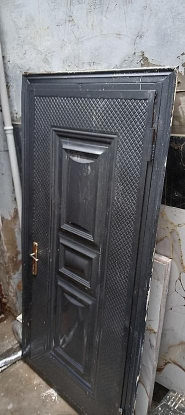 ev paltari: Giris qapisi 2/1m 130azn Xirdalan 4768 leli Metal giriş qapısı - — 1