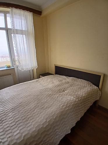 Мебель для дома: Yataq otağı mebel dəsti: - 4 qapılı şkaf: orta hissədə 2 böyük güzgü — 4