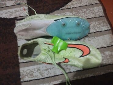 nike qaçış üçün qadın krossovkaları: Yüngül atletika üçün qaçış butsu tezedir 1 hefte isdifade olunub 130 — 1