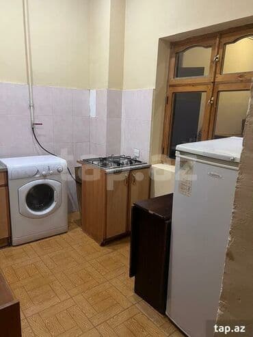 mikrorayon kiraye evler: Geniş və işıqlı otaqlardan ibarət mənzil. Taxta döşəmələr, hündür — 17