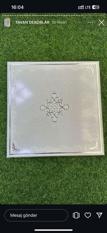 tavan modelleri: Dekorativ tavan paneli - Forma: kvadrat - Rəng: gümüşü/açıq boz — 1