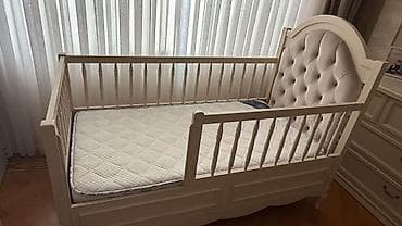 islenmis qapi satiram: SabsulTecili satilir. Xaricden alinib. Matras daxil. Uzunu 1.50 eni — 1