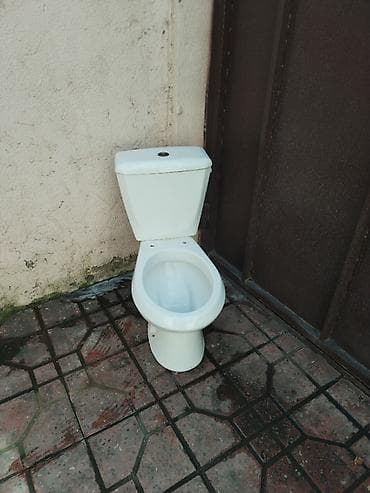 islenmis taxtlar: Salam işləmiş ama islək vəziyyətdə olan unitaz satlr Biləcəridə — 4