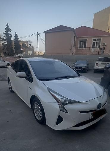 padyomnik satisi: Toyota Prius: 1.8 l | 2018 il Sedan — 1