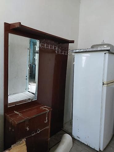 koridor skaflari: Tambur/Dehliz asma dəsti – güzgülü və şkafçalı - Material: tünd ağac — 2