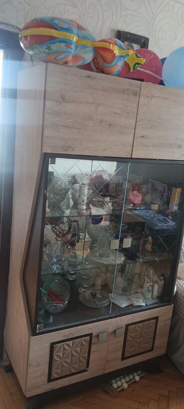 ikinci əl vitrinlər: Şüşəli dolab vitrini, İşlənmiş — 4