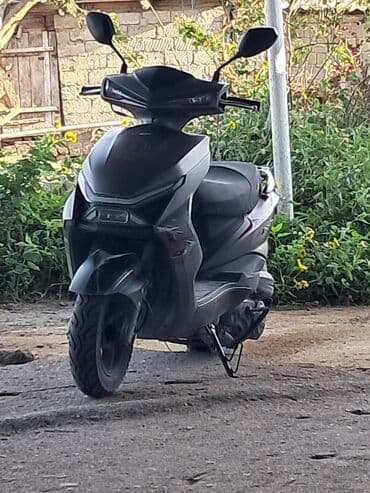 jonway moped: Şəhər daxili rahat və qənaətli hərəkət üçün kompakt skuter — 2