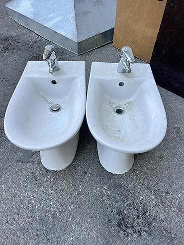 İki ədəd mərtəbəli bidet dəsti - Model: döşəməyə quraşdırılan keramik
