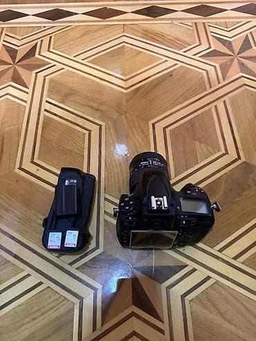 Salam Aleykum.Nikon D800 tecili satilir.her wey verilir.softda daxil