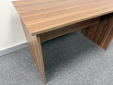 ofis masa: Minimalist dizayna malik iş masası - Material: taxta teksturalı — 2