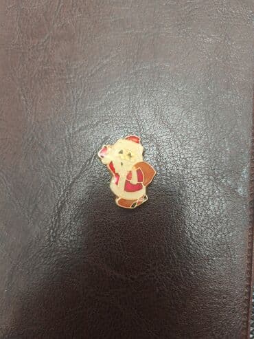 niwan: Məhsul: 2 ədəd metal nişan (pin) - Nişan 1: Sovet dövrünə aid — 2