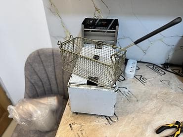 kuhna mebeli: Mətbəx mebeli və aksesuarları dəsti Tərkib: - 1 ədəd dairəvi küncləri — 7