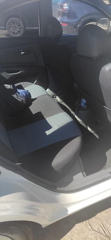 avito az: Kia Rio, 2009-cu il – dizel, avtomat sürətlər qutusu. - Kuzov: sedan — 5