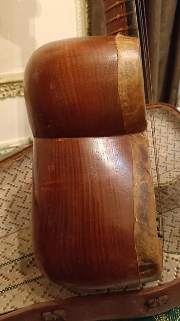 Клавишные инструменты: Satılır: Azərbaycan tarı (futlyarla) 1958 il - Əl işi, klassik — 7