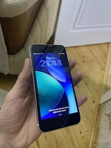 iphone ilə barter: IPhone SE 2020, Ağ, Barmaq izi — 2