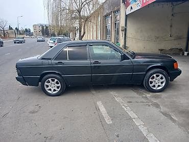 mercedes 208 d: Əvvala Salam Maşın ideal vəziyyətdədi. Otur sür maşındı. Bütün — 3