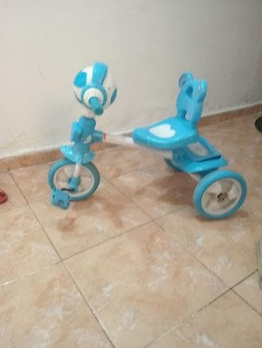 volta vsx: Uşaq üçtəkərli velosipedi – mavi/ağ rəngdə.batareya ilə mahnı yeri də — 2