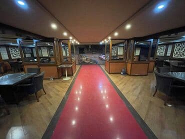 kirayə restoranlar: İçəri şəhər metrosunun yaxınlığında, 360 kv sahəsi olan (yarızirzəmi — 16