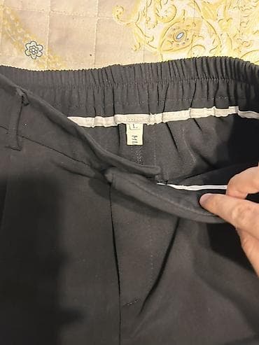 adidas şort: Şortikdi L razmer 1.70 boya dizdən olur 65 kiloya qədər olur ciddi — 2