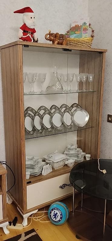 salyan mebel salonu: Qonaq otağı dəsti – vitrin şkafı, TV stendi və divan - Vitrin şkafı — 7