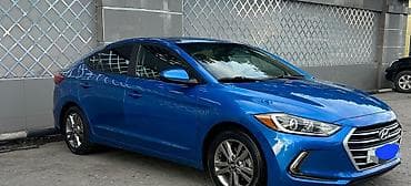 elantra hunday: Mavi rəngdə Hyundai Elantra sedan avtomobili. Avtomobilin ön — 4