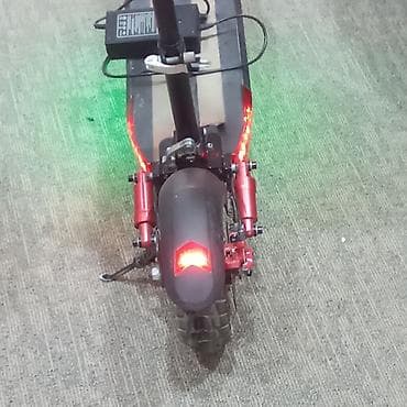 Elektrik skuter - Güclü ön işıqlar: idarə olunan ikiqat projektor — 9