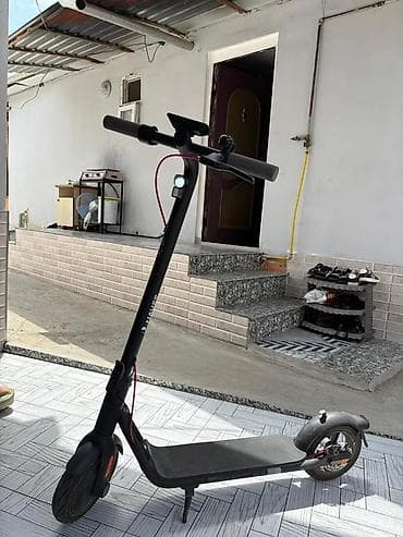samokat: Elektrik skuter – şəhərdaxili hərəkət üçün kompakt və güclü model — 2