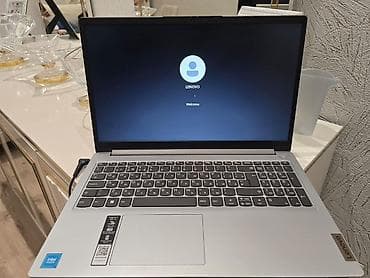 Lenovo noutbuk – gümüşü korpus, tam ölçülü klaviatura (nümerik