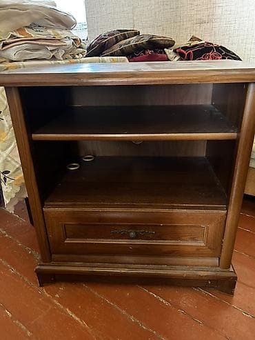 televizor alti mebel: Taxta TV/mediastend — 1