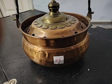 ritual şamlar: Buxurdan aromatik maddələr və buxur yandırmaq üçün hazırlanmış bir — 3