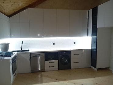 vitrin stend: Endirim edildi. Mətbəx mebeli satılır 750₼. Vitrin malıdır.Ölçü — 1