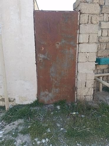 Bine qesebesi ağır qapidir kenarlari qalib svellerdir — 1