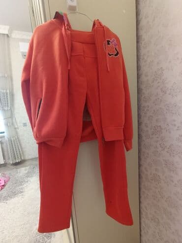 Uşaq idman dəsti – 2 hissəli - Rəng: parlaq narıncı - Brend etiketli