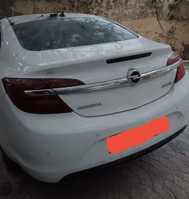 ford transit ford transit: Opel Insignia avtomobili. Arxa hissədə xrom zolaq — 1