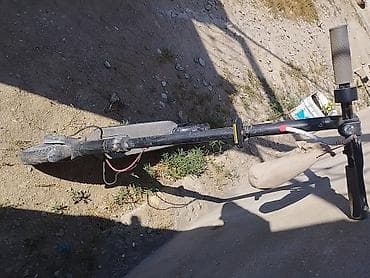 kugoo m4 pro: Islek veziyyetdedi. 30 km suret.probpemi yoxdu. 200 Azn.0554880226 — 3