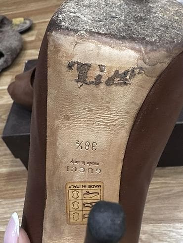 yun qadın şap şapları: Gucci qadın tuflisi orjinal
Razmer 38 yarim
50 manat — 5