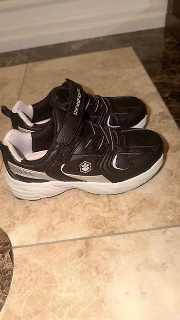 usaq kutkalari: Rəng - Qara Krossovkalar, Ölçü: 30, Uniseks — 1