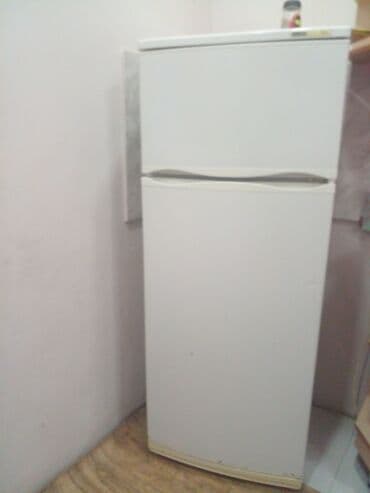 Separatorlar: İki qapılı məişət soyuducusu - Üst qapı: dondurucu bölmə - Alt qapı — 1