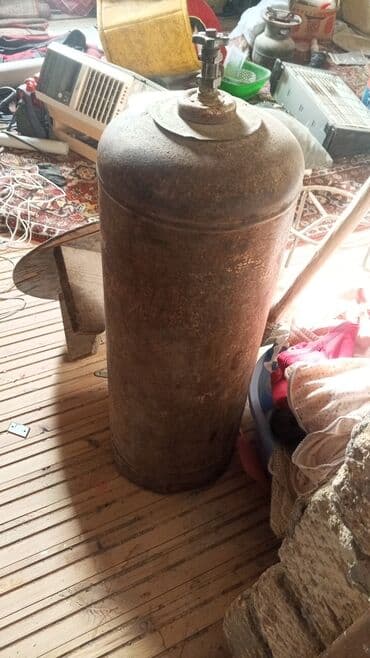 Böyük həcimli metal qaz balonu - Silindrik gövdə, üst hissədə