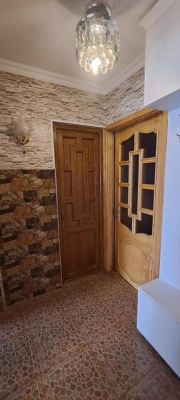 semkirde evler: Zaqatalada Qaladüzün də 5/1 ci mərtəbədə tam təmirli konbi sistemi ilə — 2