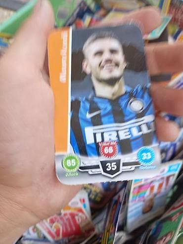 Salam illərdir yığdığım kartları satıram 5 minə yaxın kartım var real
