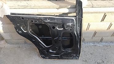 Honda Civic 2012 arxa sol qapi satilir